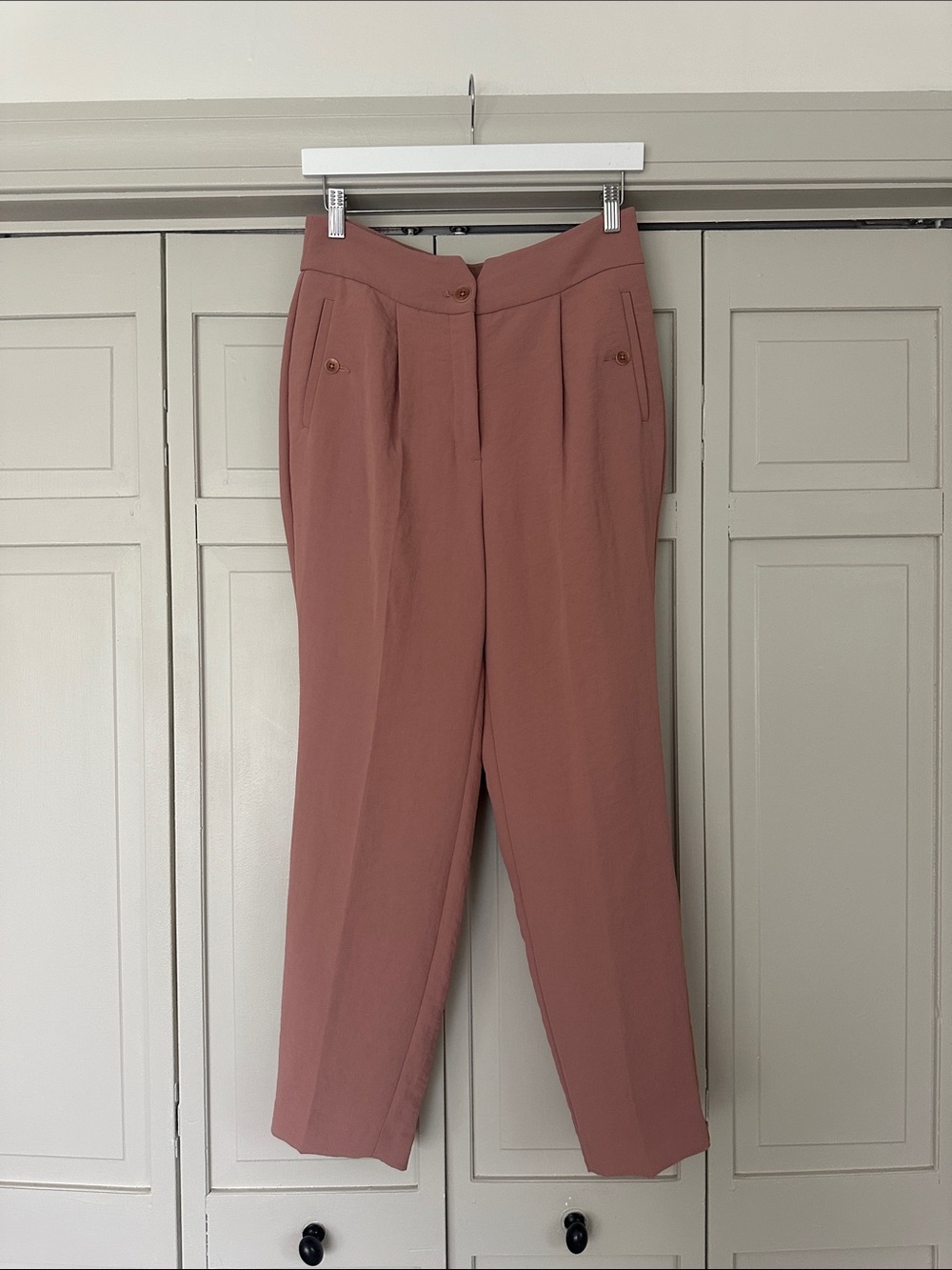 Express High-Waist Pleated Trousers in Mauve Pink